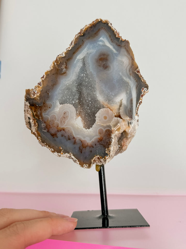 Agate on Stand (Single) // Grounding + Balance