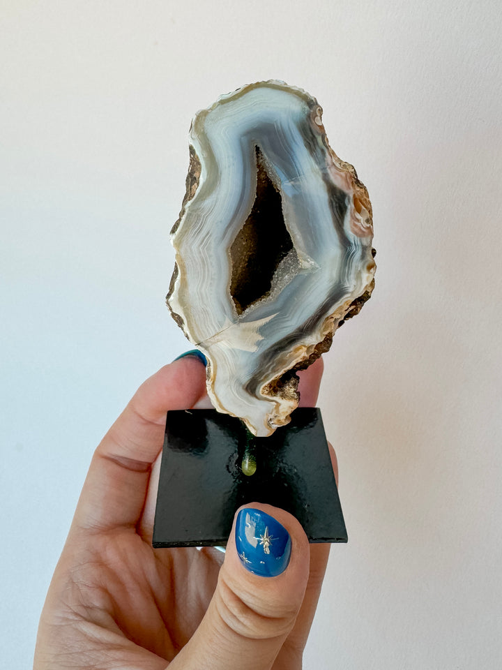 Agate on Stand (Single) // Grounding + Balance