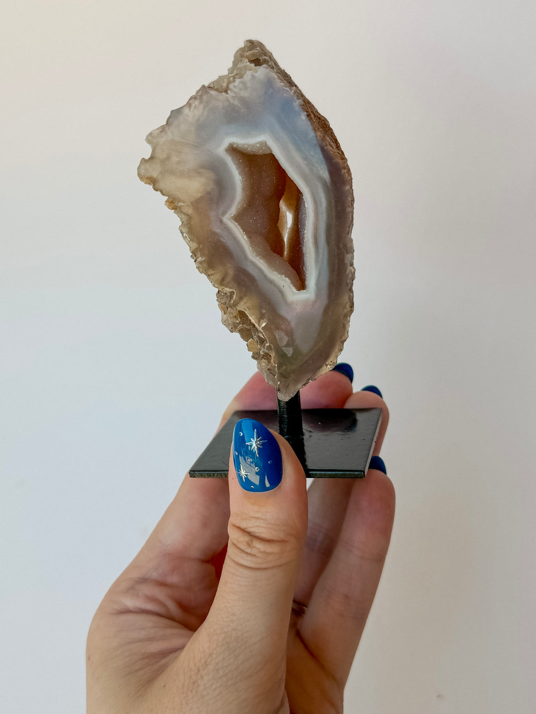 Agate on Stand (Single) // Grounding + Balance