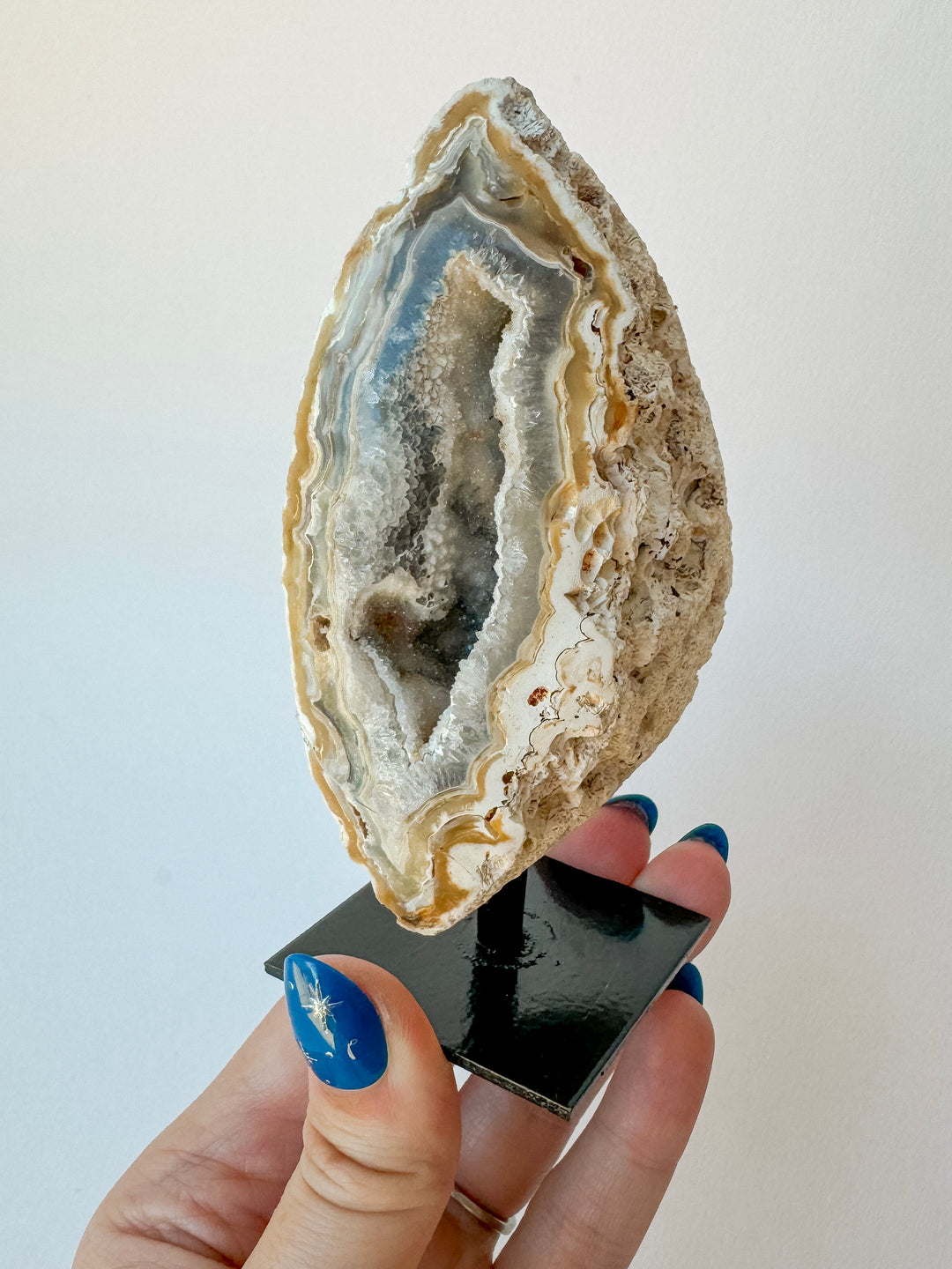 Agate on Stand (Single) // Grounding + Balance