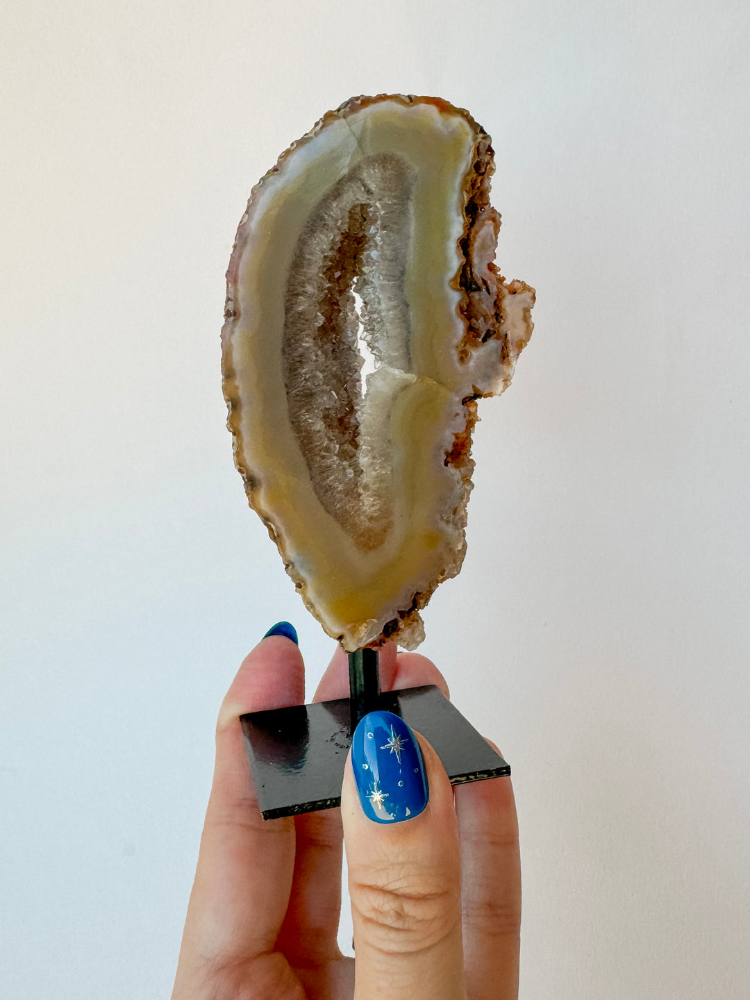 Agate on Stand (Single) // Grounding + Balance