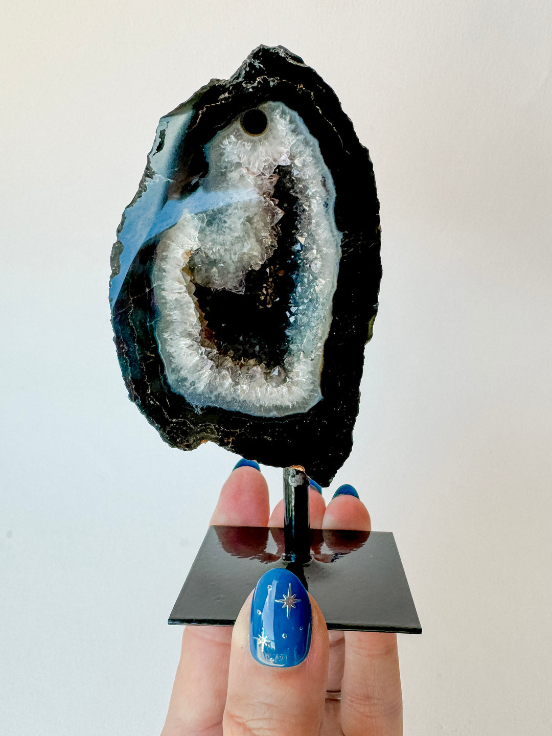 Agate on Stand (Single) // Grounding + Balance