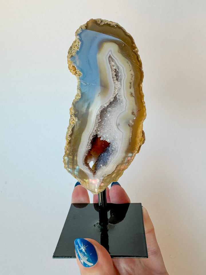 Agate on Stand (Single) // Grounding + Balance