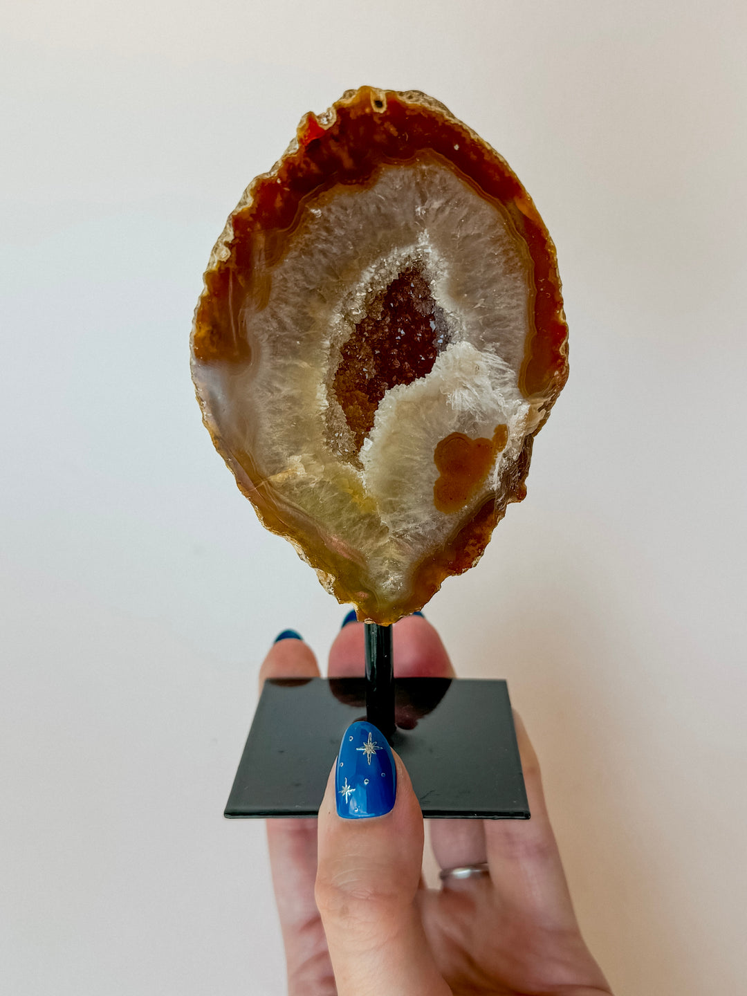 Agate on Stand (Single) // Grounding + Balance