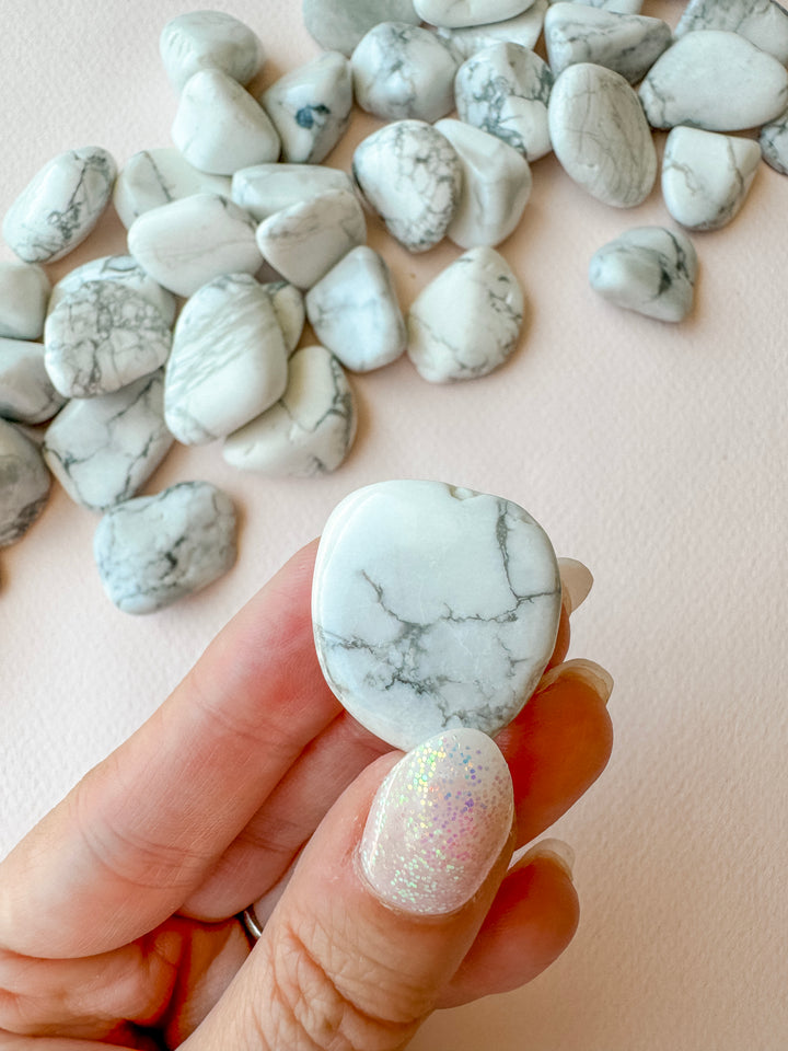 White Howlite Tumble // Calm + Balance