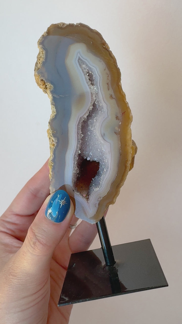 Agate on Stand (Single) // Grounding + Balance