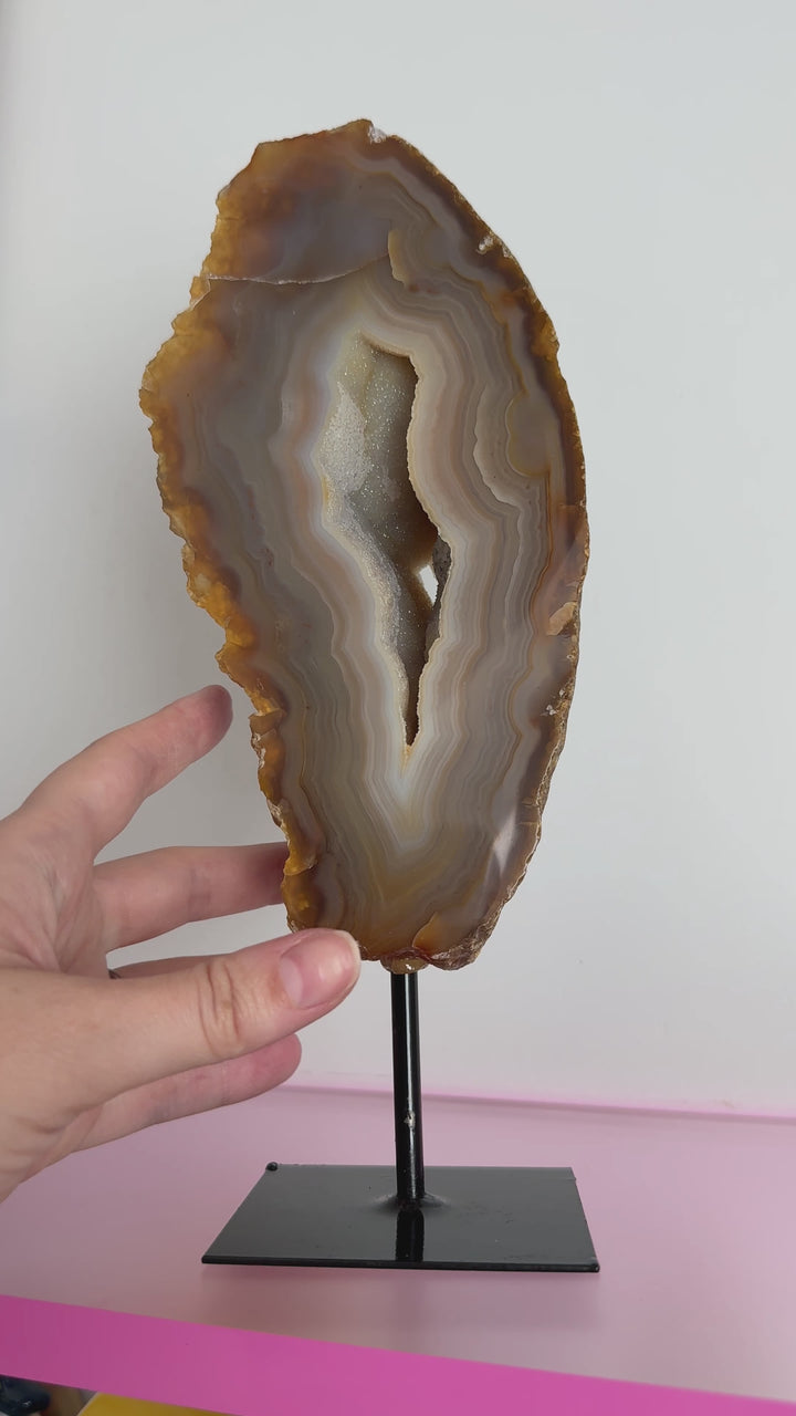 Agate on Stand (Single) // Grounding + Balance