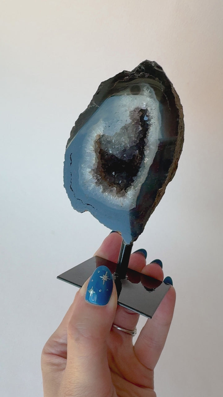 Agate on Stand (Single) // Grounding + Balance