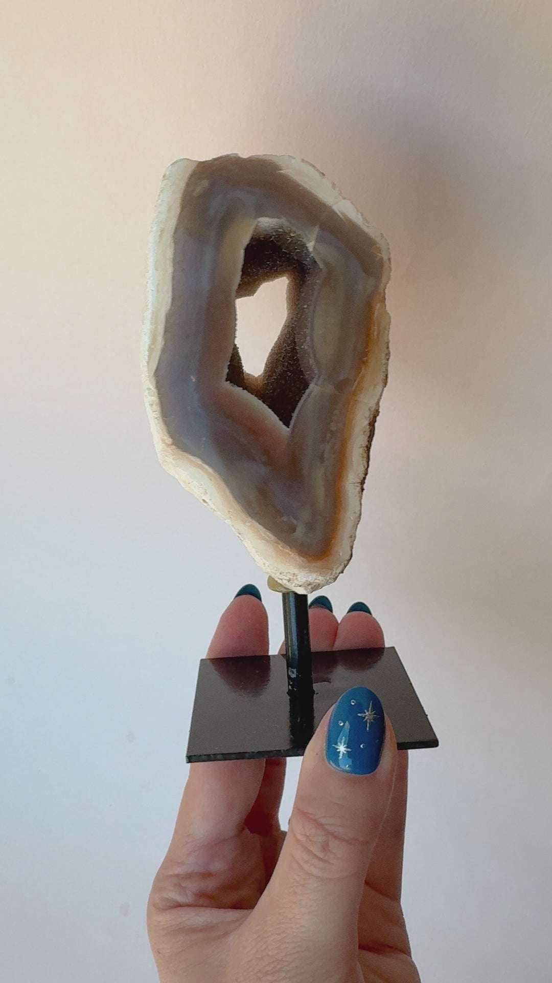 Agate on Stand (Single) // Grounding + Balance