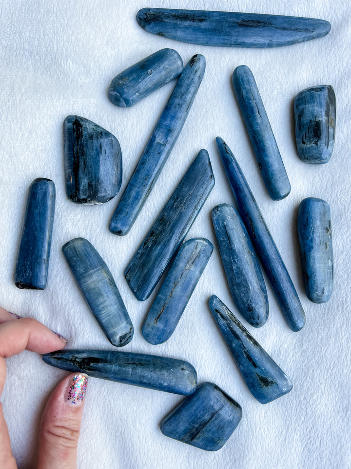 Blue Kyanite Tumbled Stick // Understanding + Calming + Communication