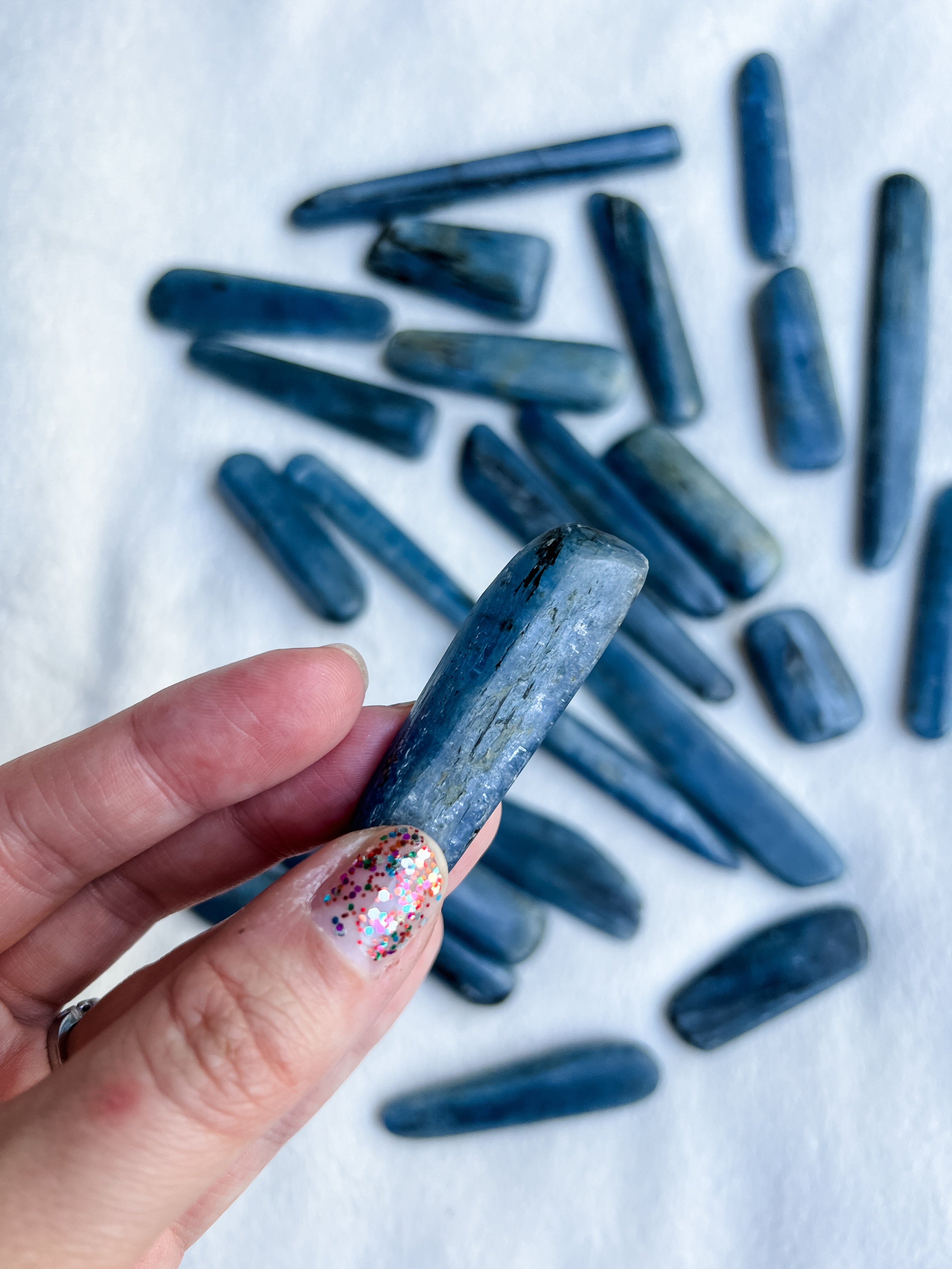 Blue deals Kyanite