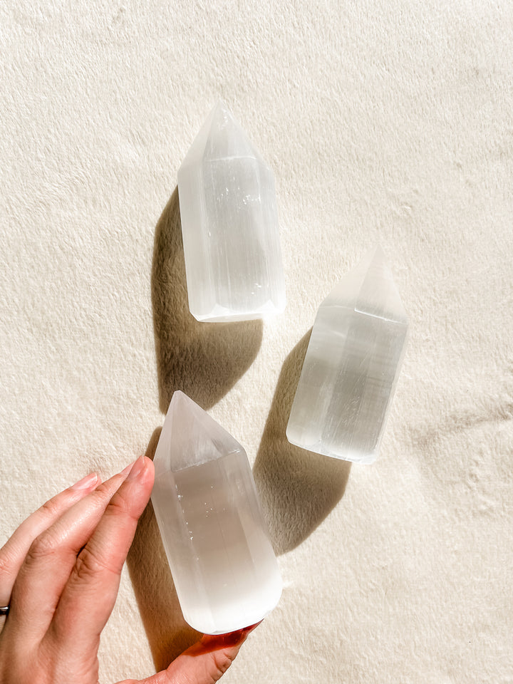 Selenite Point // Protection + Insight + Flexibility